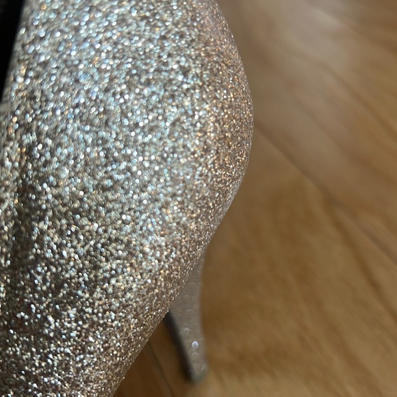 Gold Sparkling Christmas / New Years Holiday Heels - 8 1/2 8.5 - Picture 4 of 5